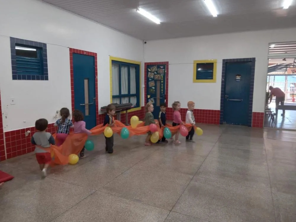 Apresentações culturais e Cantinho da Leitura fortalecem ensino na Escola Meu Primeiro Passo
