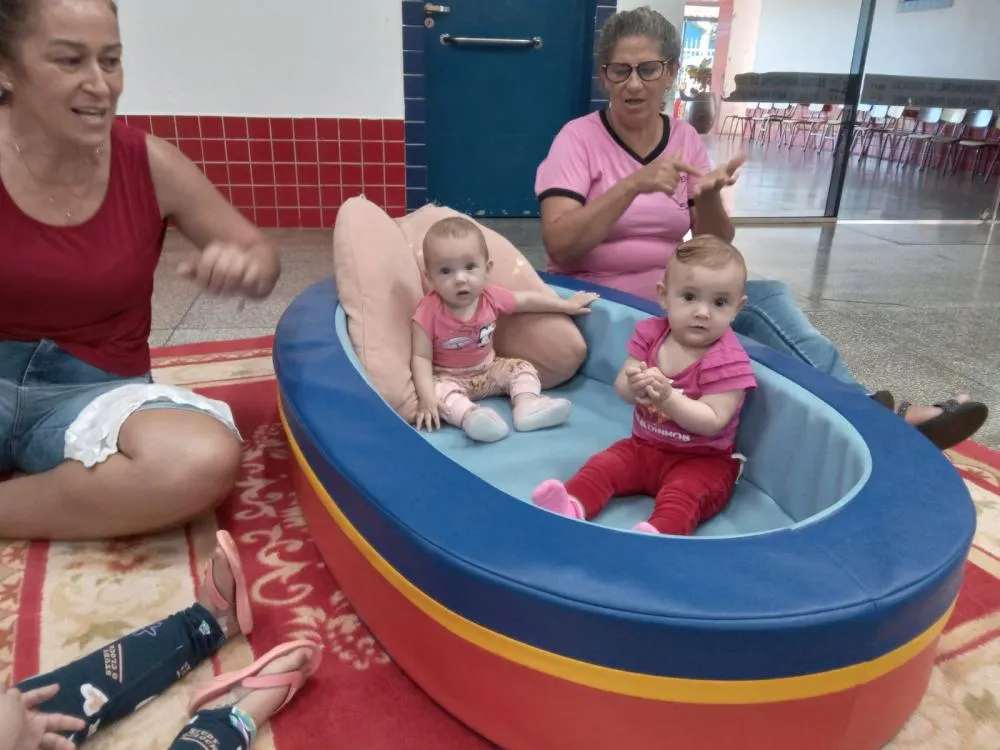 Apresentações culturais e Cantinho da Leitura fortalecem ensino na Escola Meu Primeiro Passo