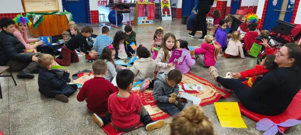Apresentações culturais e Cantinho da Leitura fortalecem ensino na Escola Meu Primeiro Passo