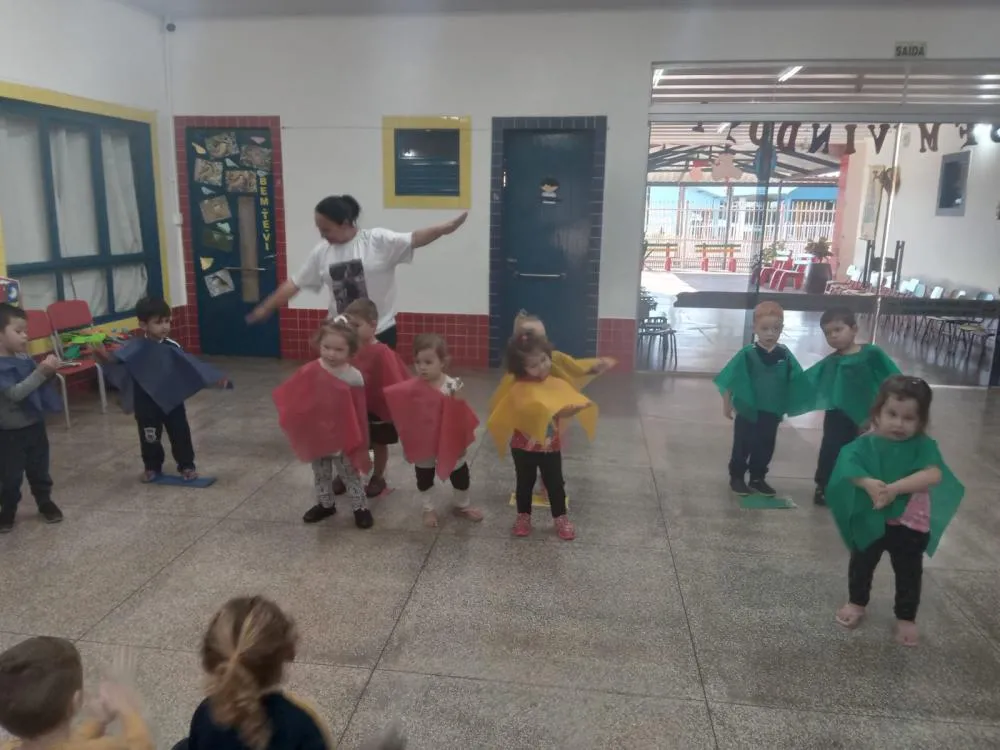 Apresentações culturais e Cantinho da Leitura fortalecem ensino na Escola Meu Primeiro Passo