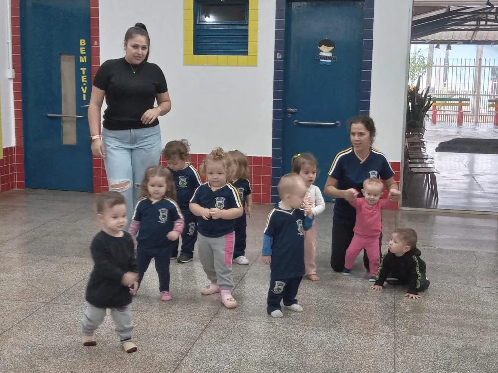 Apresentações culturais e Cantinho da Leitura fortalecem ensino na Escola Meu Primeiro Passo