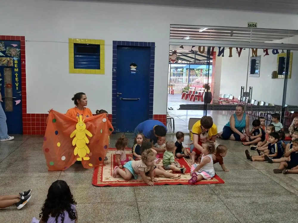 Apresentações culturais e Cantinho da Leitura fortalecem ensino na Escola Meu Primeiro Passo