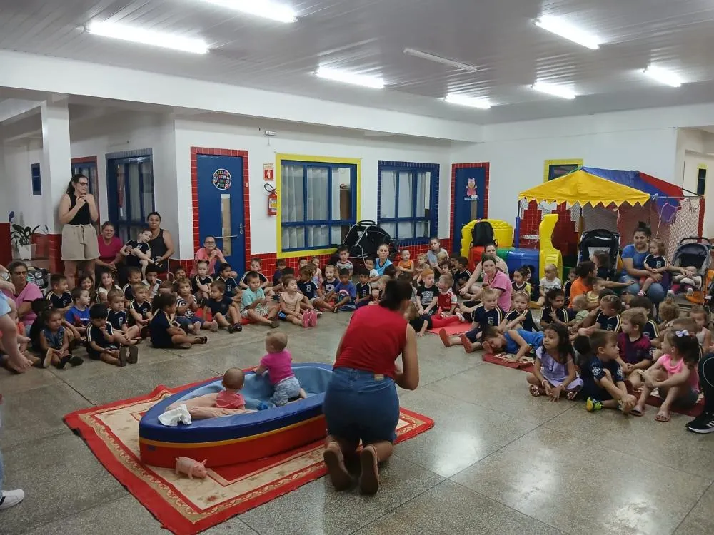 Apresentações culturais e Cantinho da Leitura fortalecem ensino na Escola Meu Primeiro Passo