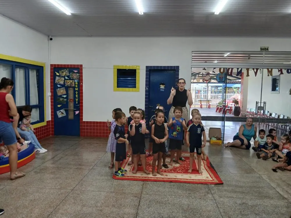 Apresentações culturais e Cantinho da Leitura fortalecem ensino na Escola Meu Primeiro Passo