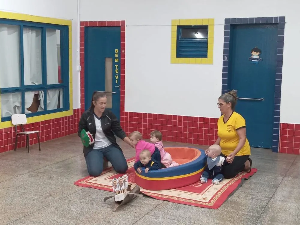 Apresentações culturais e Cantinho da Leitura fortalecem ensino na Escola Meu Primeiro Passo