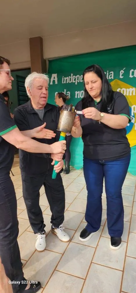 IEE Fagundes Varela abre Semana da Pátria 2025 com homenagem ao professor Airton José de Almeida