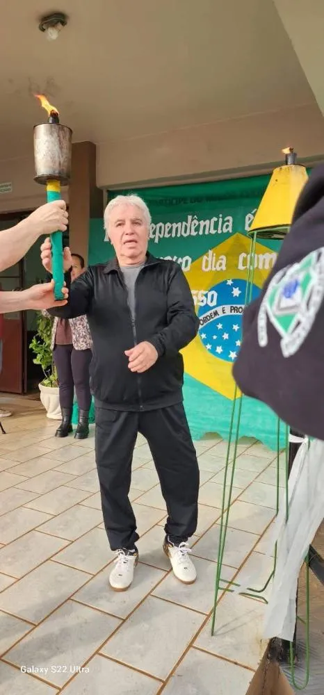 IEE Fagundes Varela abre Semana da Pátria 2025 com homenagem ao professor Airton José de Almeida