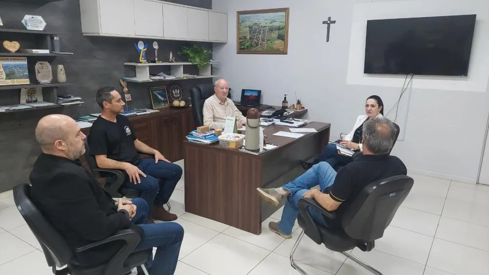 Fechamento da agência dos Correios em Derrubadas é tema de reunião