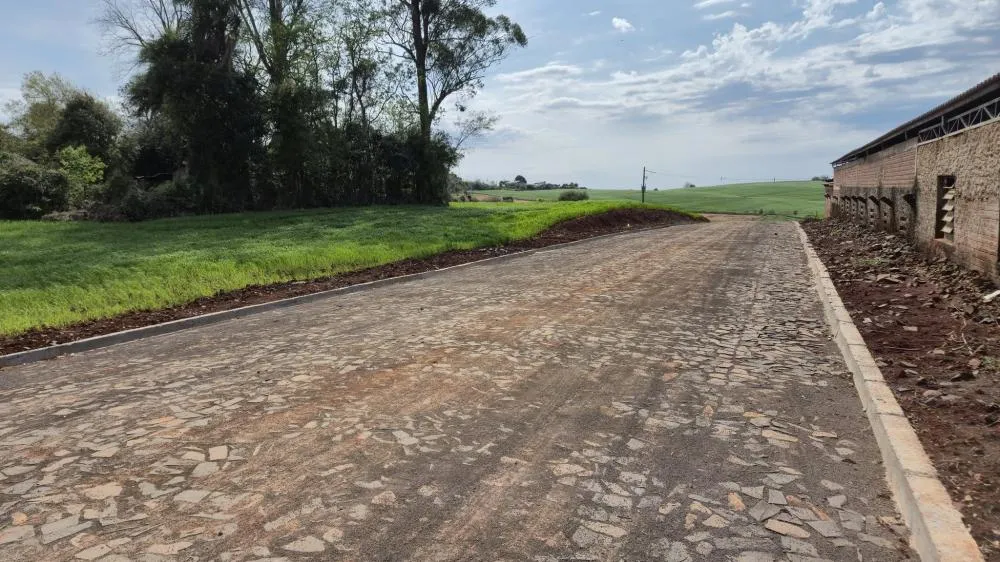 Prefeitura investe em infraestrutura urbana com novas obras de calçamento