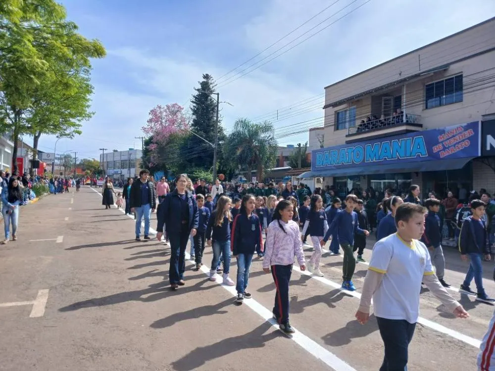 Tenente Portela celebra o 7 de Setembro com desfile cívico especial