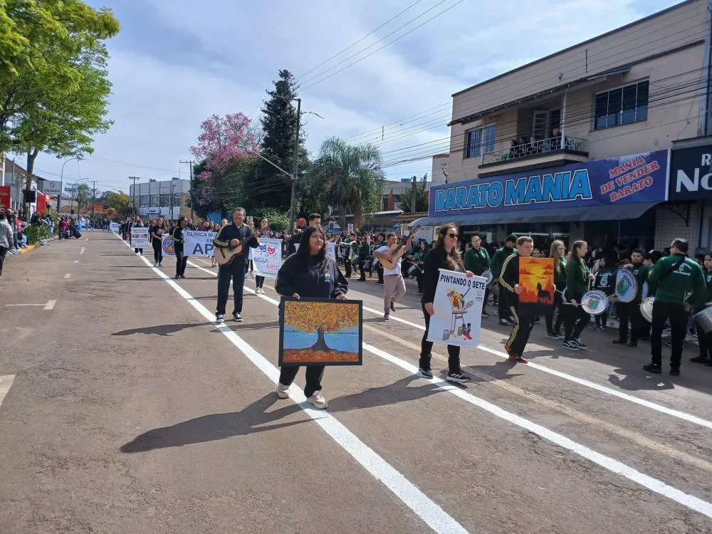 Tenente Portela celebra o 7 de Setembro com desfile cívico especial
