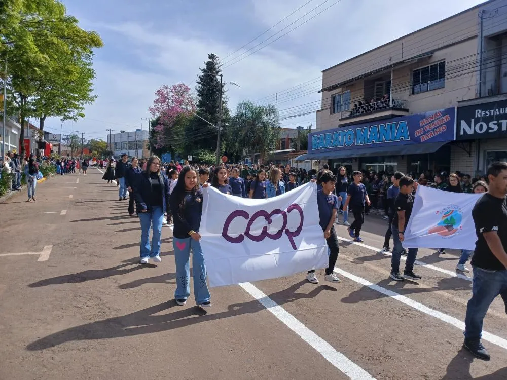 Tenente Portela celebra o 7 de Setembro com desfile cívico especial