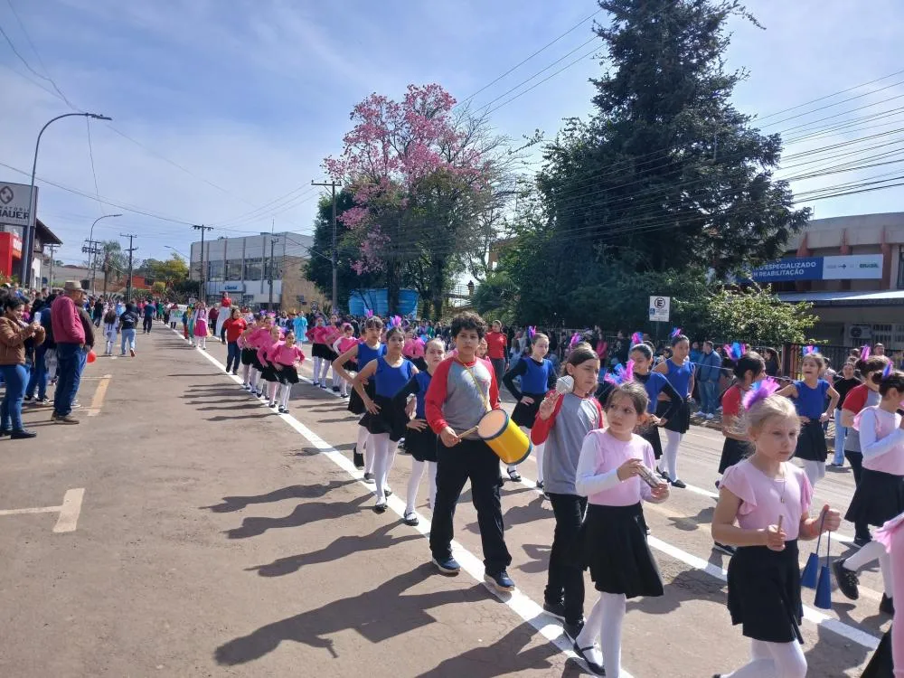 Tenente Portela celebra o 7 de Setembro com desfile cívico especial