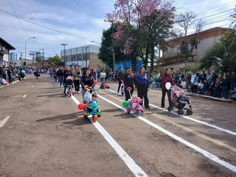 Tenente Portela celebra o 7 de Setembro com desfile cívico especial