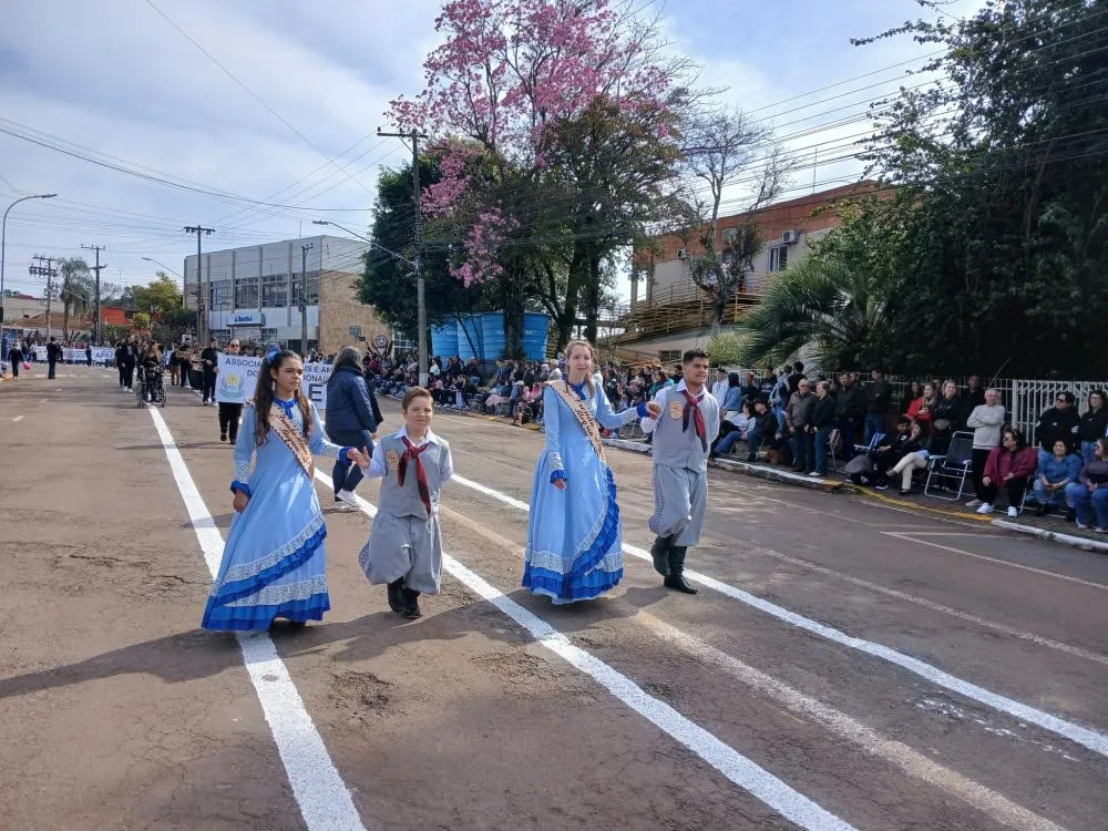 Tenente Portela celebra o 7 de Setembro com desfile cívico especial