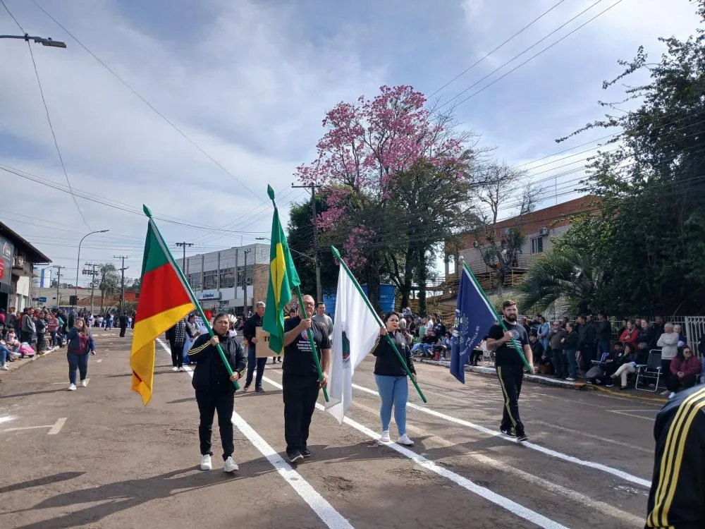 Tenente Portela celebra o 7 de Setembro com desfile cívico especial