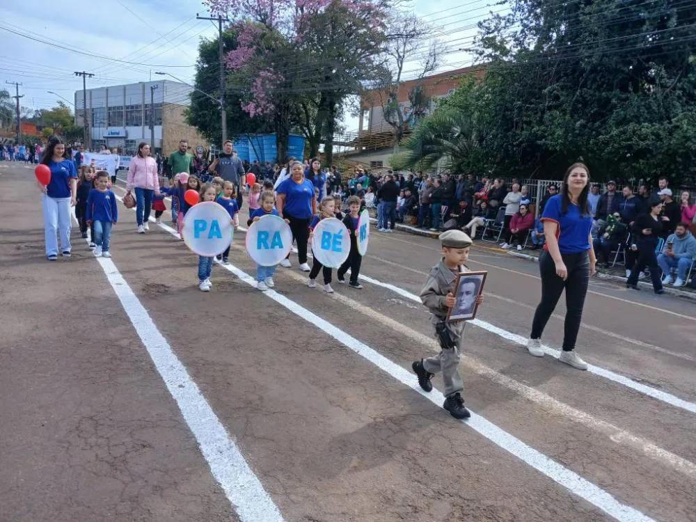 Tenente Portela celebra o 7 de Setembro com desfile cívico especial