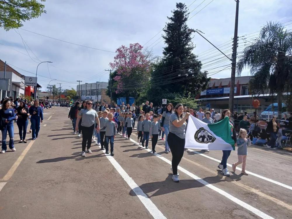 Tenente Portela celebra o 7 de Setembro com desfile cívico especial
