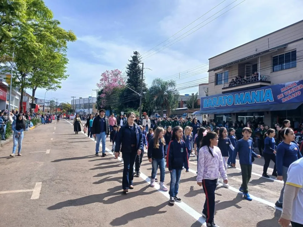 Tenente Portela celebra o 7 de Setembro com desfile cívico especial