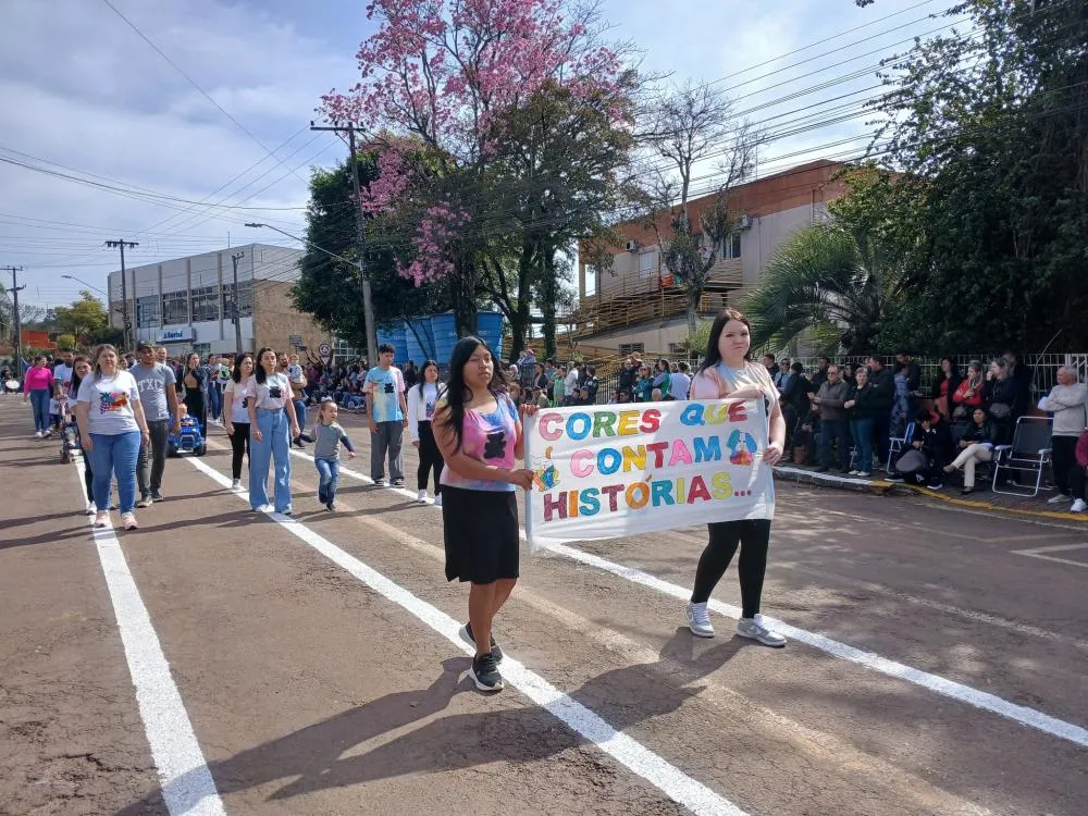 Tenente Portela celebra o 7 de Setembro com desfile cívico especial