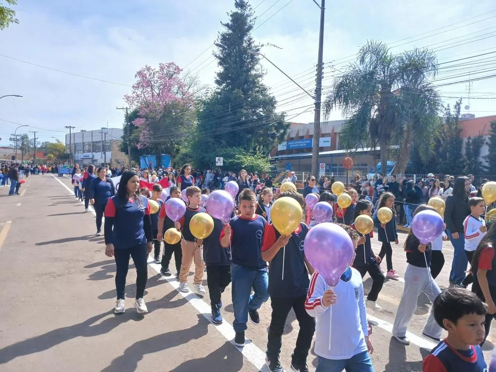 Tenente Portela celebra o 7 de Setembro com desfile cívico especial