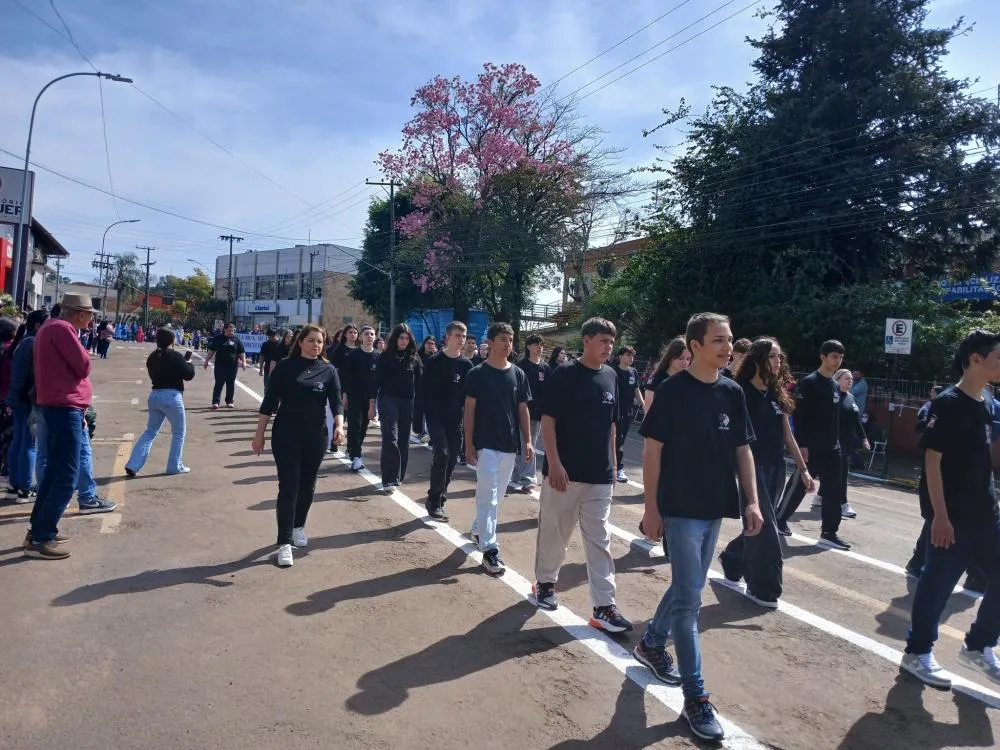 Tenente Portela celebra o 7 de Setembro com desfile cívico especial