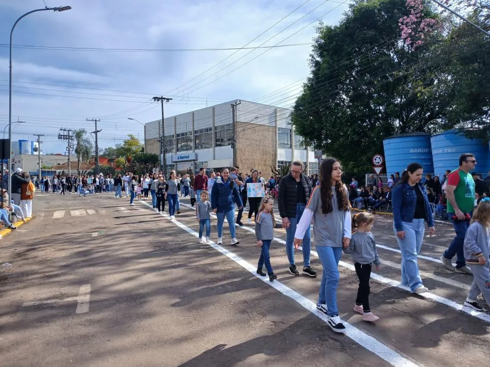 Tenente Portela celebra o 7 de Setembro com desfile cívico especial
