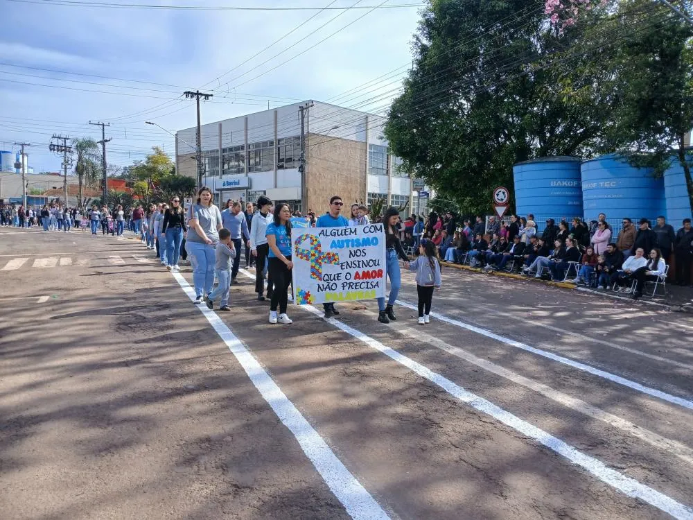Tenente Portela celebra o 7 de Setembro com desfile cívico especial