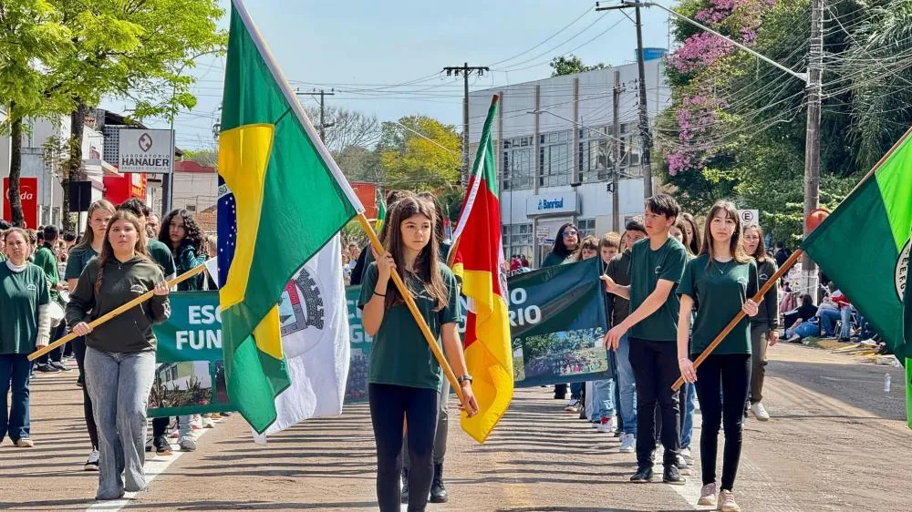Tenente Portela celebra o 7 de Setembro com desfile cívico especial