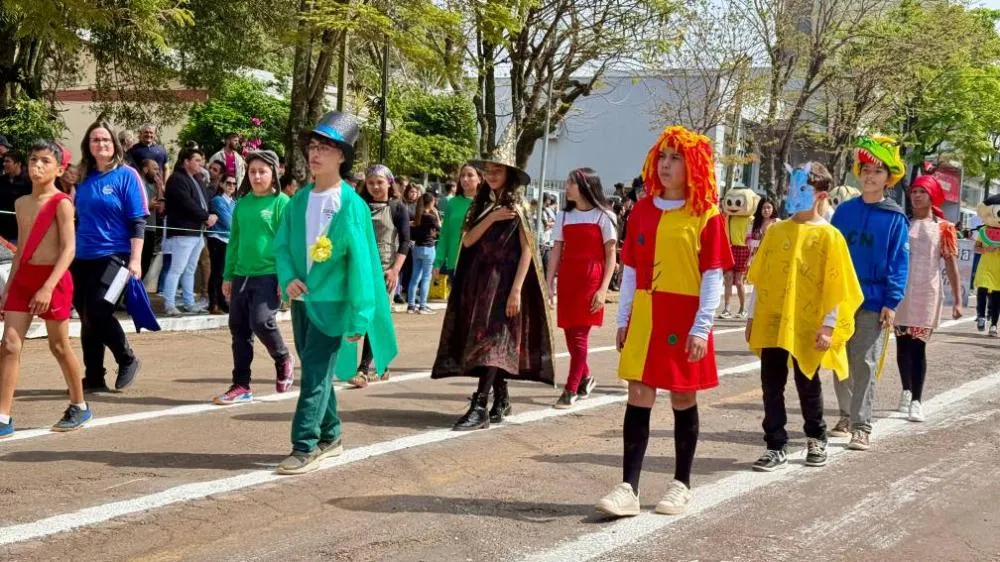 Tenente Portela celebra o 7 de Setembro com desfile cívico especial