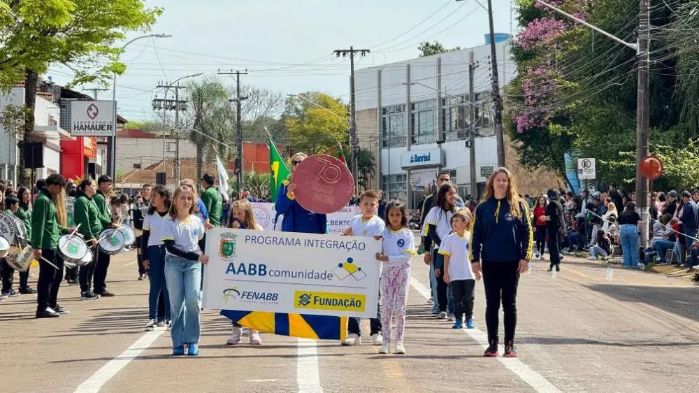 Tenente Portela celebra o 7 de Setembro com desfile cívico especial
