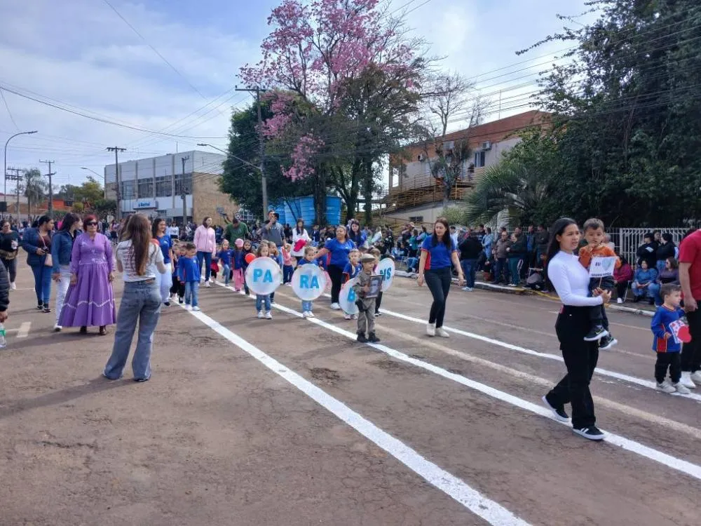 Tenente Portela celebra o 7 de Setembro com desfile cívico especial