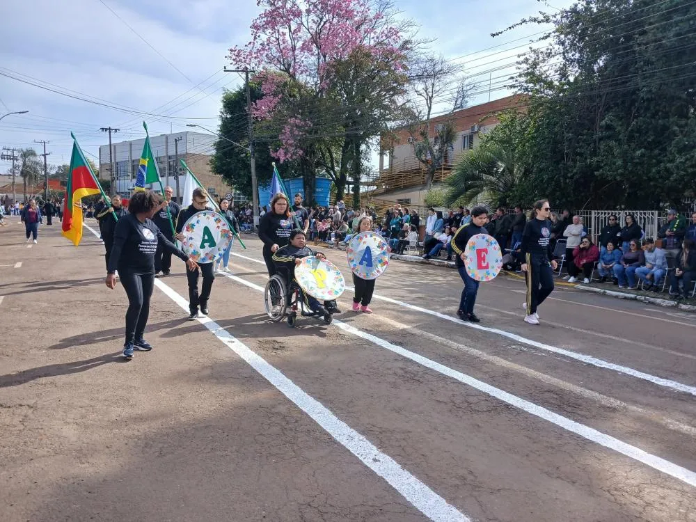 Tenente Portela celebra o 7 de Setembro com desfile cívico especial