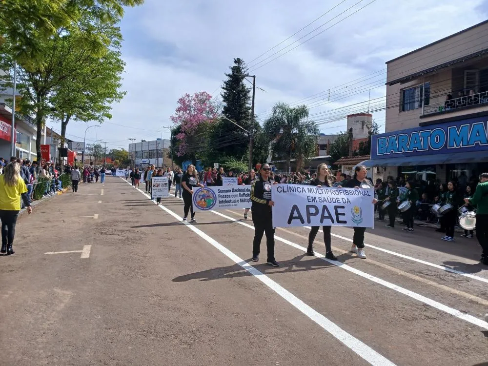 Tenente Portela celebra o 7 de Setembro com desfile cívico especial
