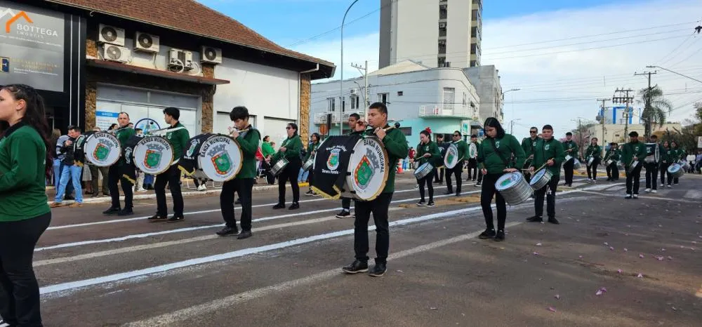Tenente Portela celebra o 7 de Setembro com desfile cívico especial