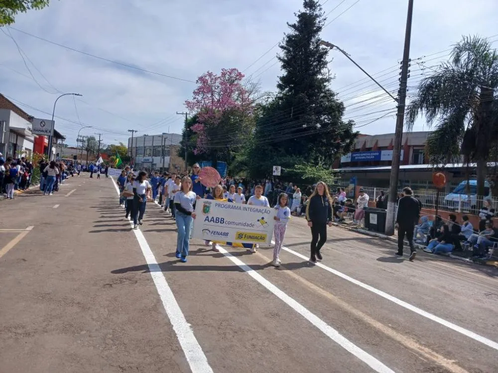 Tenente Portela celebra o 7 de Setembro com desfile cívico especial