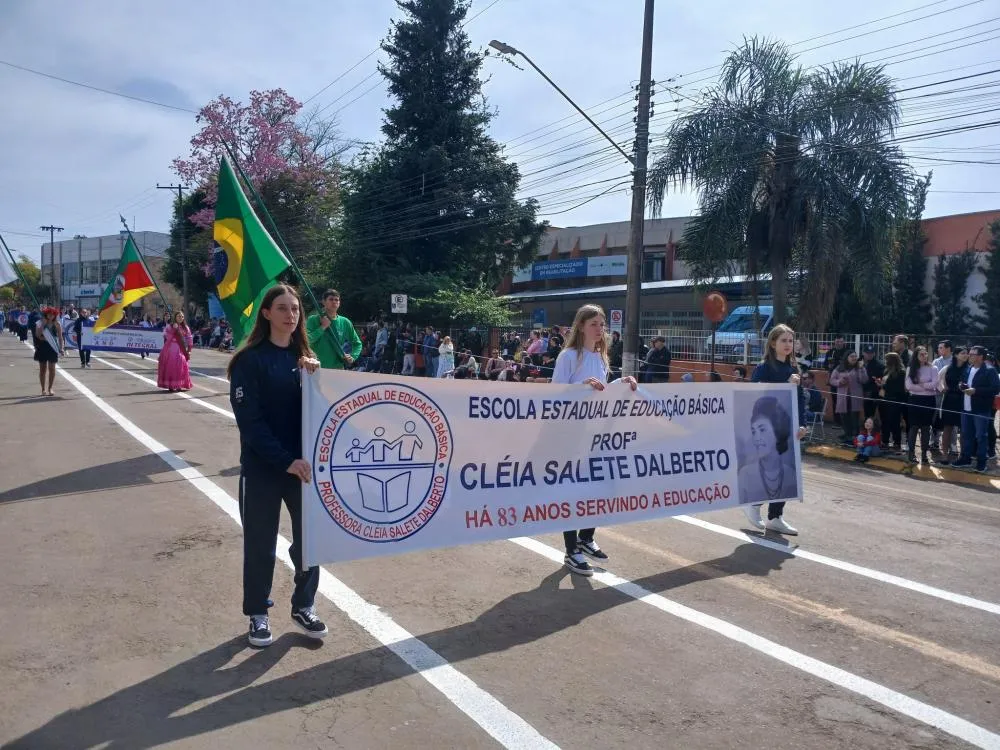 Tenente Portela celebra o 7 de Setembro com desfile cívico especial
