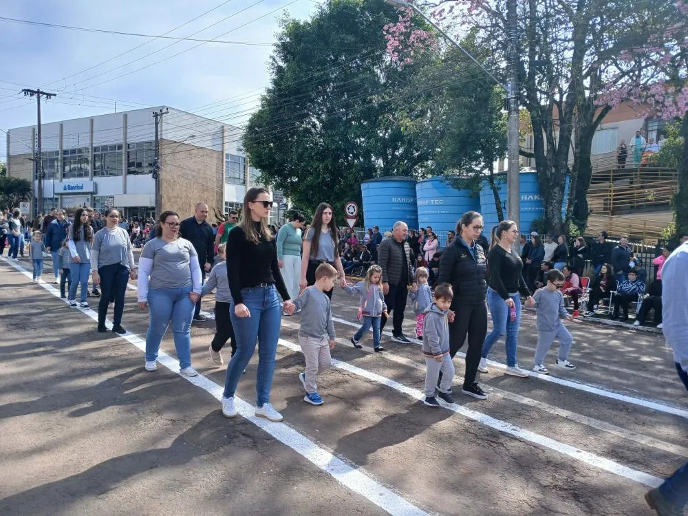 Tenente Portela celebra o 7 de Setembro com desfile cívico especial