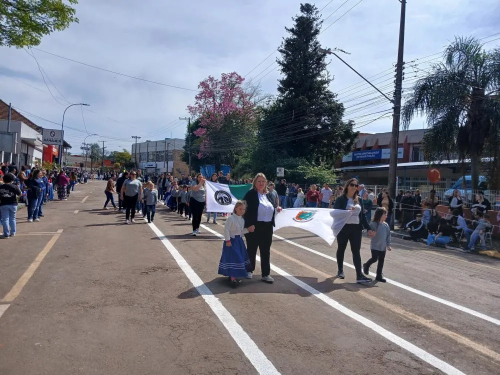 Tenente Portela celebra o 7 de Setembro com desfile cívico especial