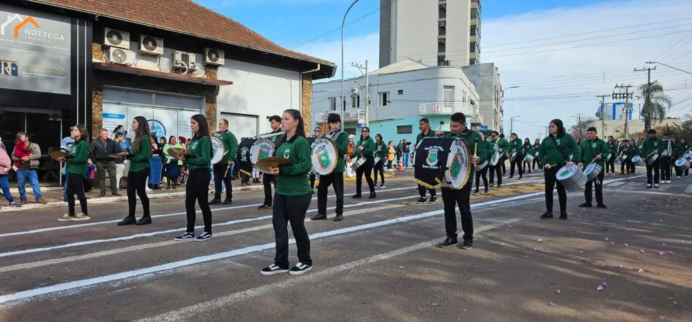 Tenente Portela celebra o 7 de Setembro com desfile cívico especial