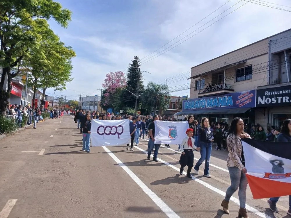 Tenente Portela celebra o 7 de Setembro com desfile cívico especial