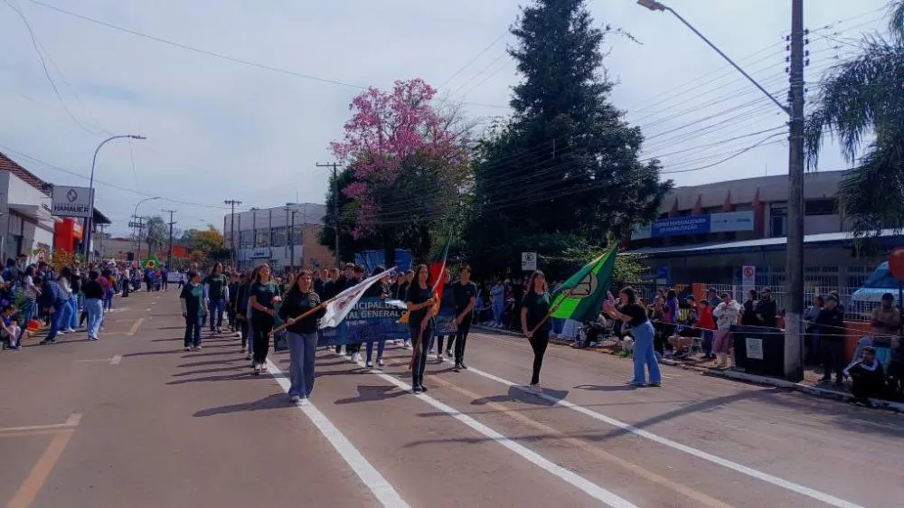 Tenente Portela celebra o 7 de Setembro com desfile cívico especial