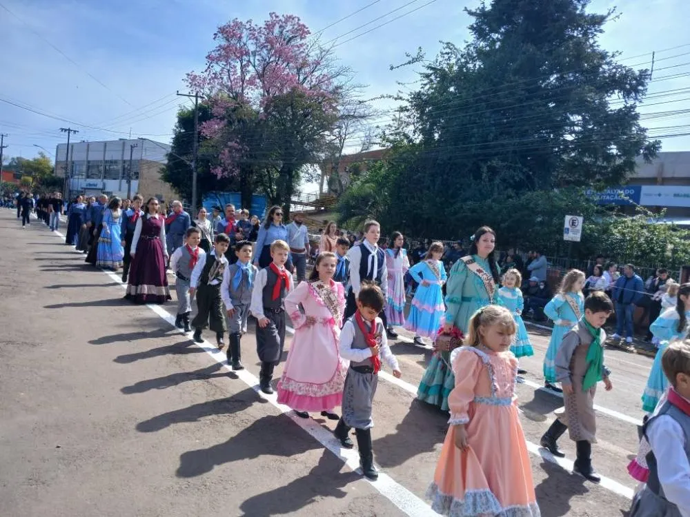 Tenente Portela celebra o 7 de Setembro com desfile cívico especial