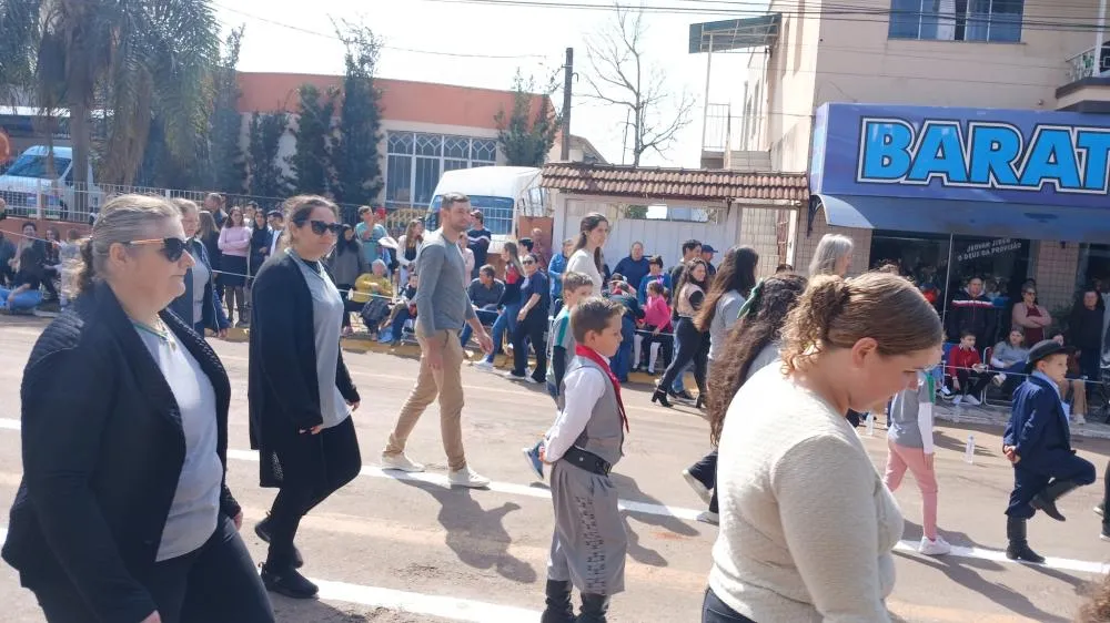 Tenente Portela celebra o 7 de Setembro com desfile cívico especial