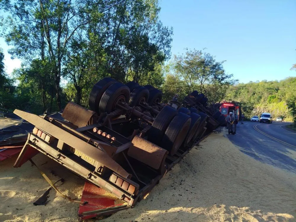 Grave acidente deixa vítima fatal na RSC-472 em Três Passos