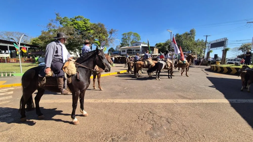 Acampamento Farroupilha valoriza tradição e cultura gaúcha em Tenente Portela