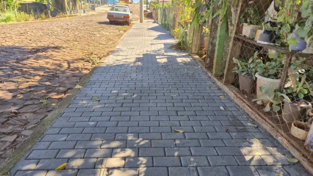 Calçadas em concreto valorizam imóveis e ampliam segurança para pedestres