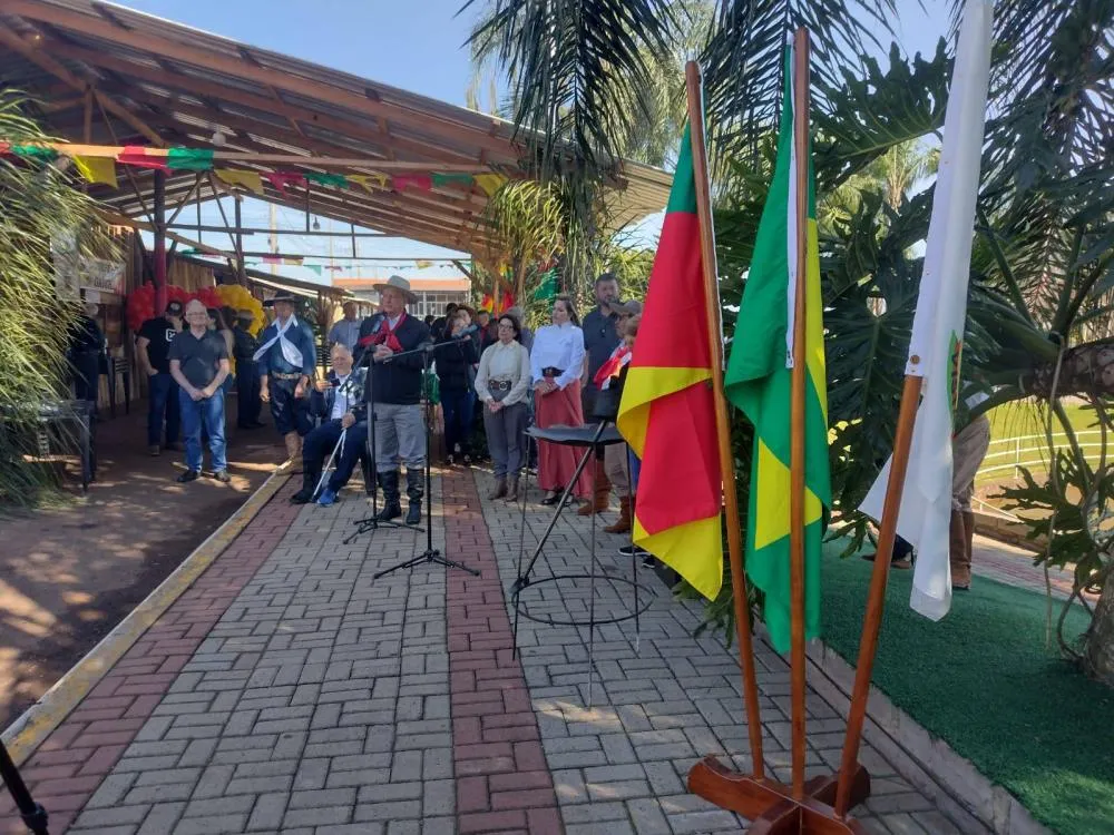 Chama crioula e programação cultural abrem Acampamento Farroupilha em Vista Gaúcha