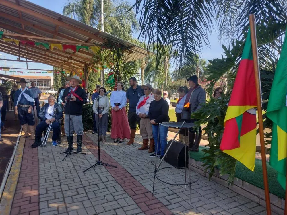 Chama crioula e programação cultural abrem Acampamento Farroupilha em Vista Gaúcha