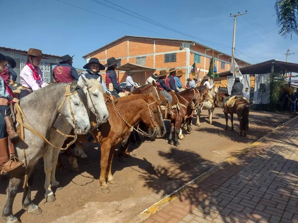 Chama crioula e programação cultural abrem Acampamento Farroupilha em Vista Gaúcha